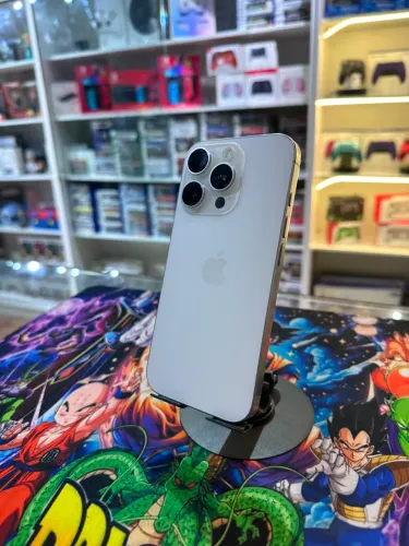 Vendo ou troco iphone 16 PRO BRANCO 256GB  BATERIA 89% 6 MESES DE GARANTIA GAMES CREED  