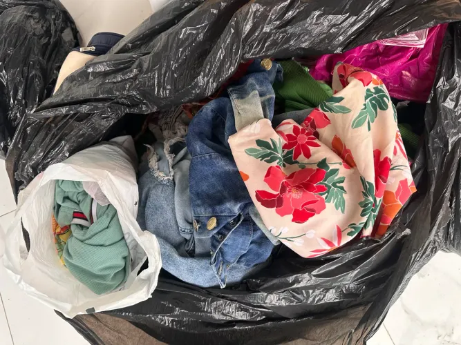 Vendo combo de roupas e sapatos!