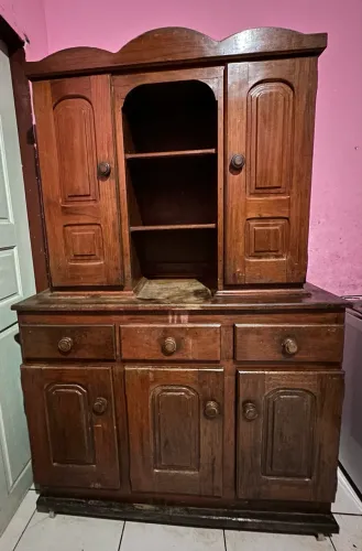 Armário de cozinha de madeira