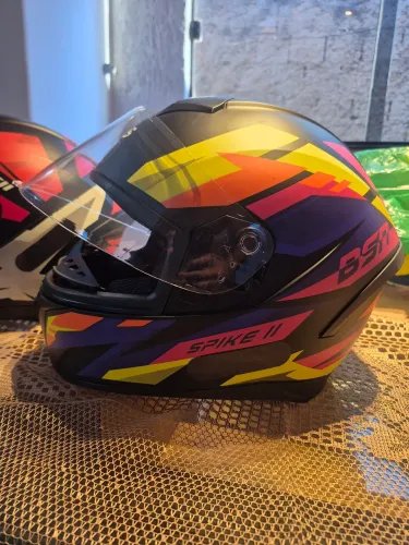 2 Capacetes Spaike II por 400 reais batato de mais mau foram usados. Passo cartão.