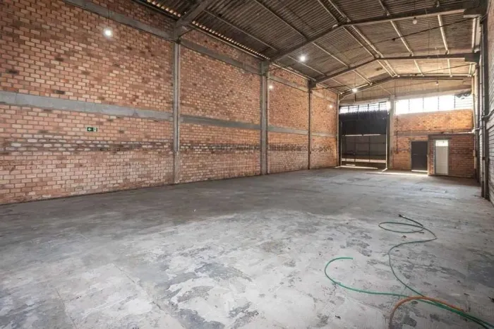Galpão/Depósito/Armazém à venda 600m² em Navegantes