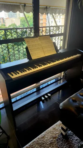 Piano Casio PX-770