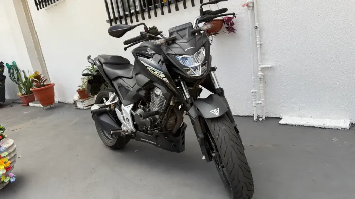 HONDA CB 300F TWISTER CBS 2025/2025 + Brinde 