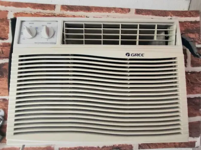Ar-Condicionado 220V R$750 - Funcionando | Negociável