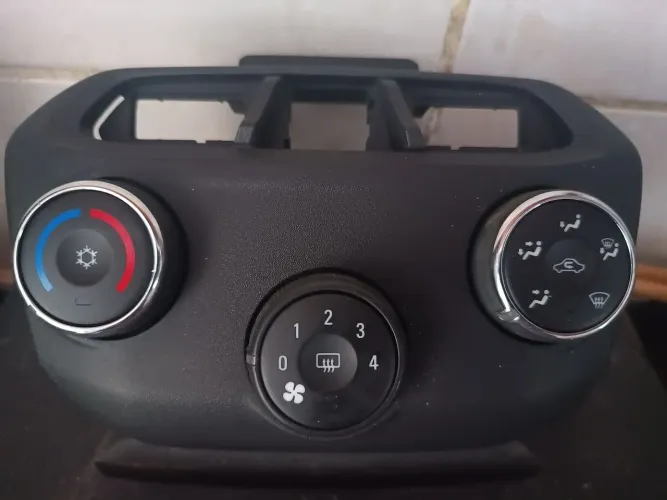 Controle do ar-condicionado Chevrolet Onix , Prisma 2017 / 2018 / 2019
