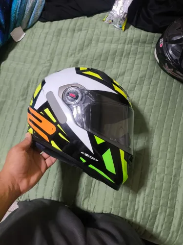 Capacete LS2 estrela 