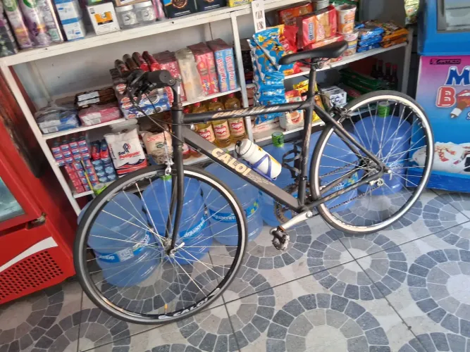 Bicleta Caloi speed, vendo ou troco por outra com o pneu largo, leia.