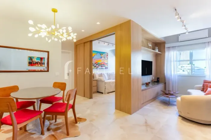 Lindo apartamento mobiliado com vista privilegiada para o mar.