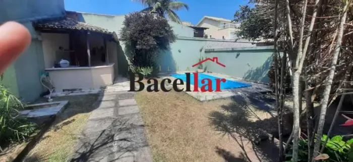 Casa em Condomínio : / Residencial / Recreio dos Bandeirantes