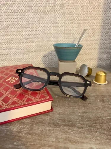 Óculos Marrom Estilo Retrô Chic | Novo + Case de Brinde