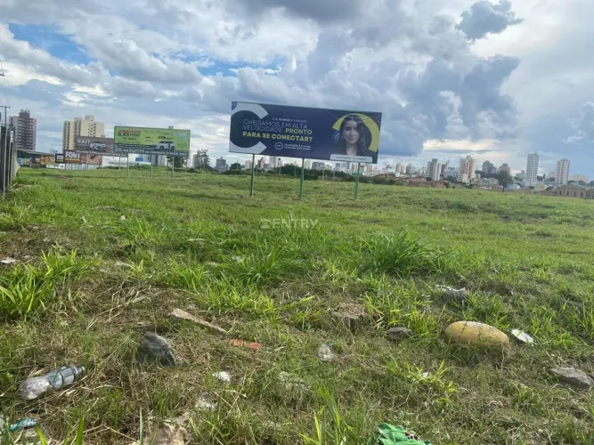 Terreno/ Lote à venda. 20.526,24M². Avenida Antonio Frederico Ozanan/ Jundiaí- SP.