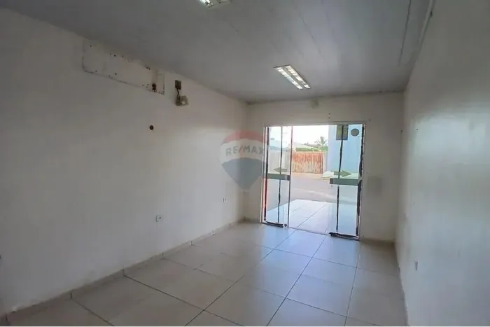 Espaço Comercial Perfeito no Coração de Jaru, disponível para locação