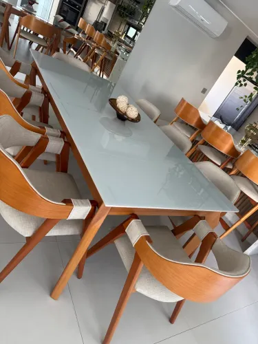 Vendo mesa madeira com vidro laka 2,20m