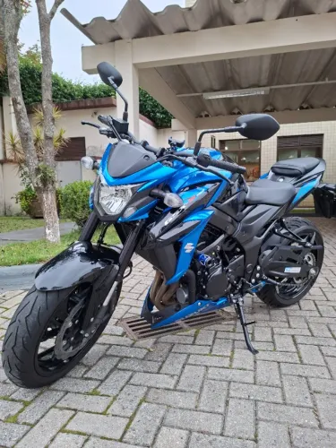 Vendo Suzuki GSX-S 750 Baixissima quilometragem
