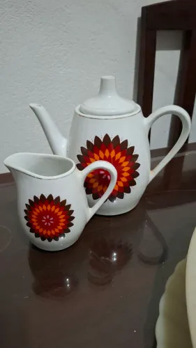 Louça Retro