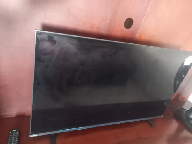 Vendo TV com defeito