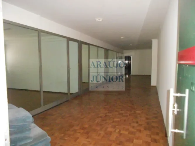 SALA COMERCIAL EM SOBRELOJA PARA ALUGAR
