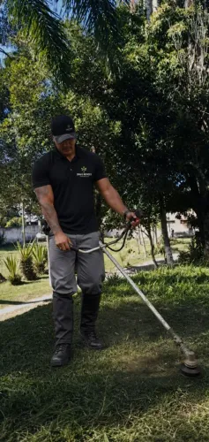 ? SERVIÇOS DE JARDINAGEM E MANUTENÇÃO ?