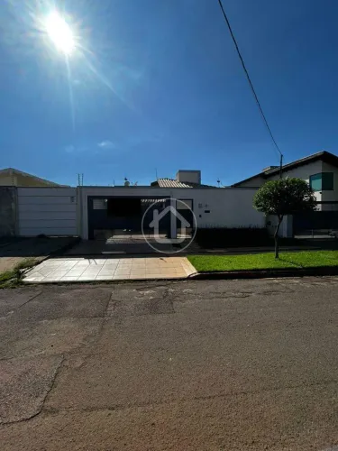 CASA COM PISCINA