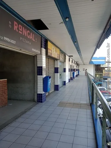 Arsenal Imóveis Aluga- Loja no Via Lagos 2º piso de frente-com banheiro.