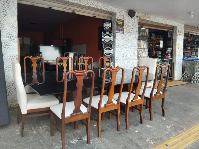 Mesa 10 cadeiras madeira tampo de vidro