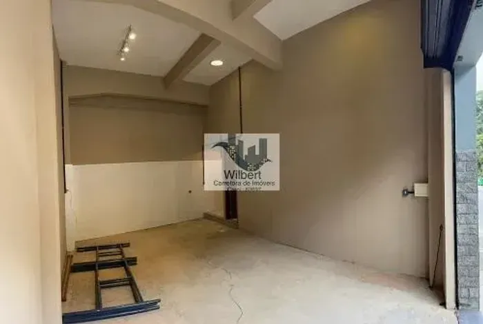 Ponto comercial/Loja/Box para aluguel no bairro Mosela - Petrópolis - RJ
