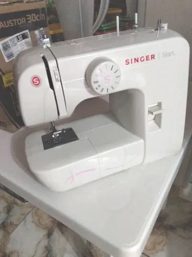 Máquina de costura Singer start
