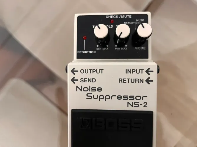 Pedal BOSS NS2 - redutor de ruído 