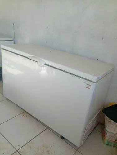Vendo frizer semi nova 