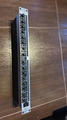 Compressor PRO-XL BEHRINGER Modelo MDX2600