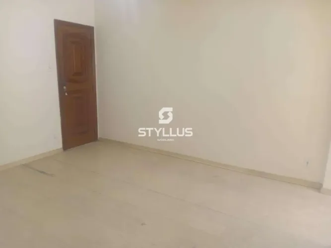 Apartamento Amplo com 2 Quartos e Sol da Manhã em Engenho de Dentro PA01X