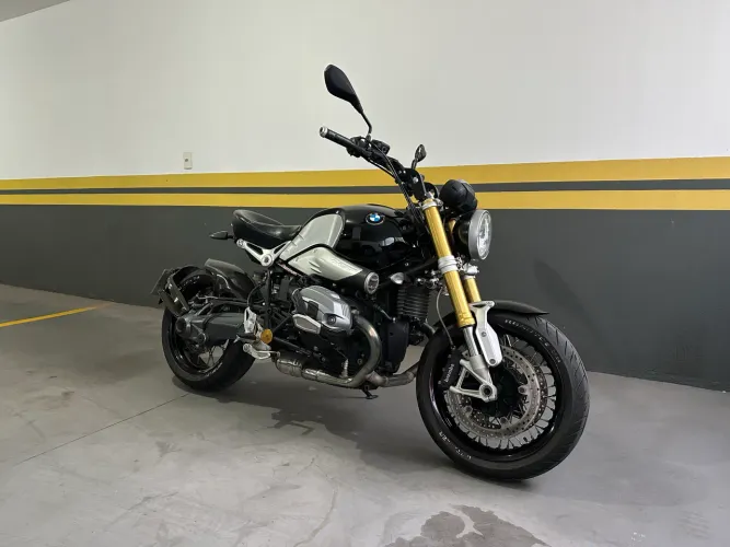 BMW R1200 NINE T