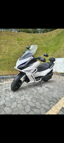 A mais nova Zontes 350e completa, apenas 1290 km