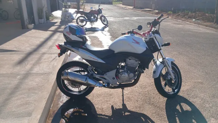 Vendo Cb300- 2012