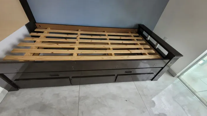 Cama de solteiro + colchão