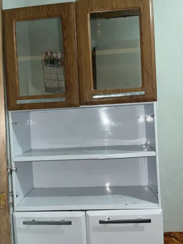 Estante branca de alumínio