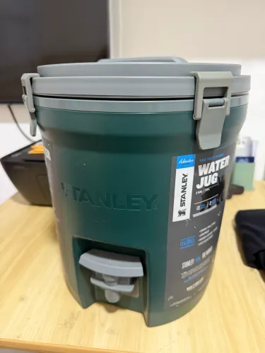 Vendo caixa térmica cooler jug Stanley