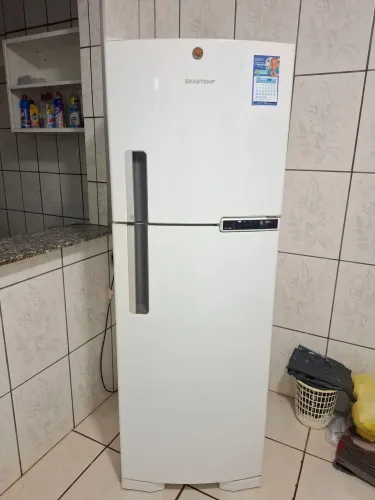 Vende - se Geladeira