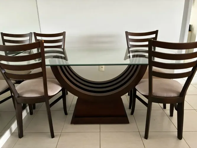 Mesa de jantar - Tampo de vidro - 6 cadeiras