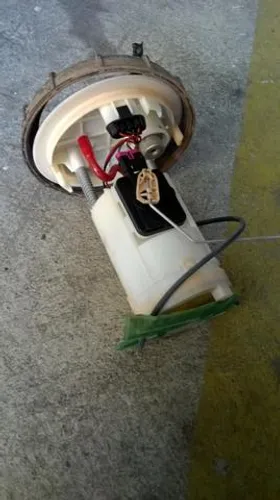 Copo com bomba e boia de tanque peugeot 307