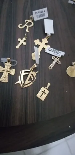 SP ÚLTIMOS PINGENTES BANHADOS A OURO 18K NOVOS, VALOR DE CADA
