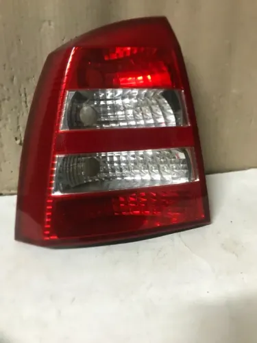 Lanterna Astra sedan