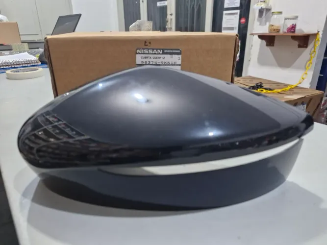 Capa Retrovisor Esquerdo Nissan Versa16/17 Kicks 2016 a 2021 genuino ref 963749kh1h