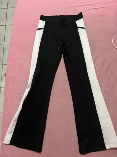 Calça Flare preta e branca TAM M 
