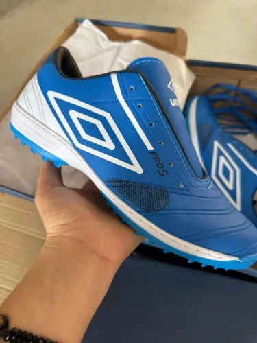 Chuteira Umbro Pro 5 - Campo