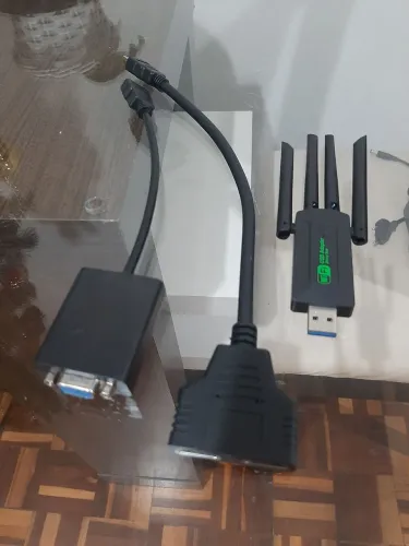 Cabos e adaptador wireless