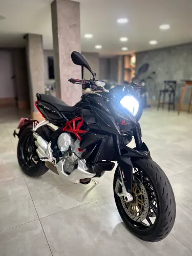 MV Agusta Rivale 800 2015
