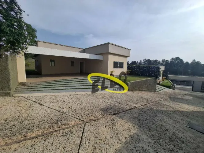 Casa com 3 dormitórios para alugar, 190 m² por R$ 6.500,00/mês - Granja Viana - Carapicuíb
