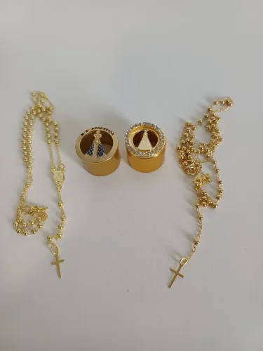 02 terços com relicarios N Senhora Aparecida a