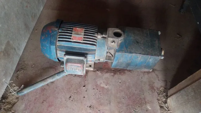 Bomba Centrífuga WEG 5CV Trifásica 